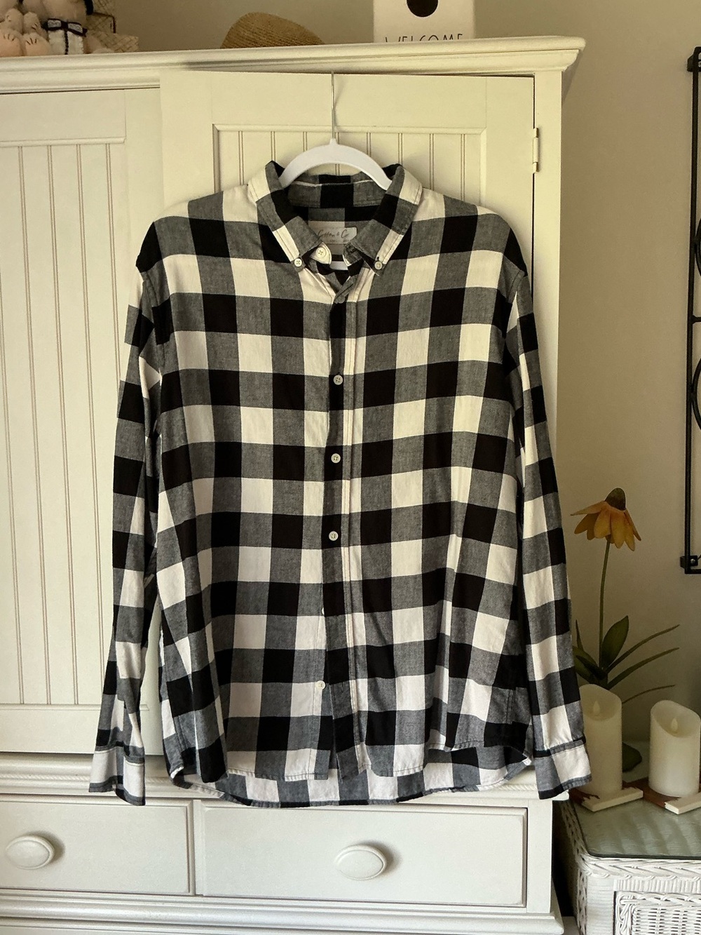 EUC Men’s Buffalo Plaid Flannel Shirt 🏕️